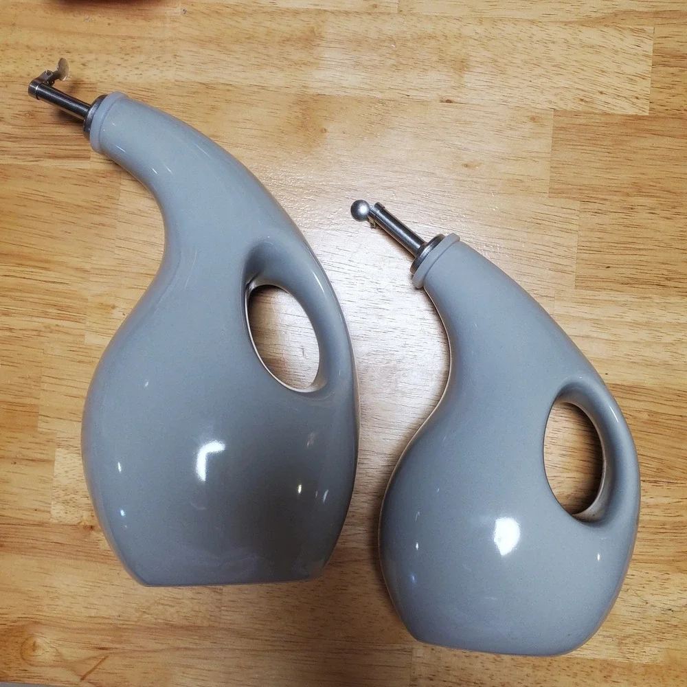 Rachael Ray Set of 2 Ceramic Gray Teardrop‎ Oil Vinegar Cruets Dispensers